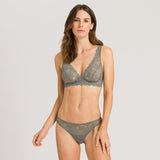 Luxury Moments Lace Thong