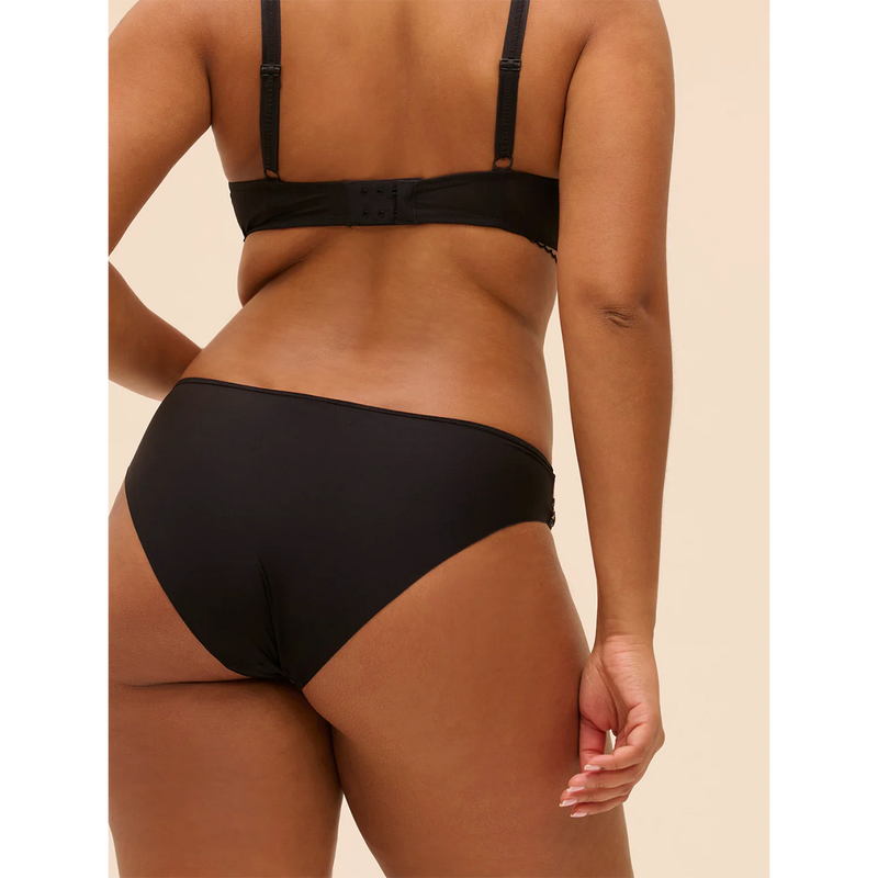 Romance Brief